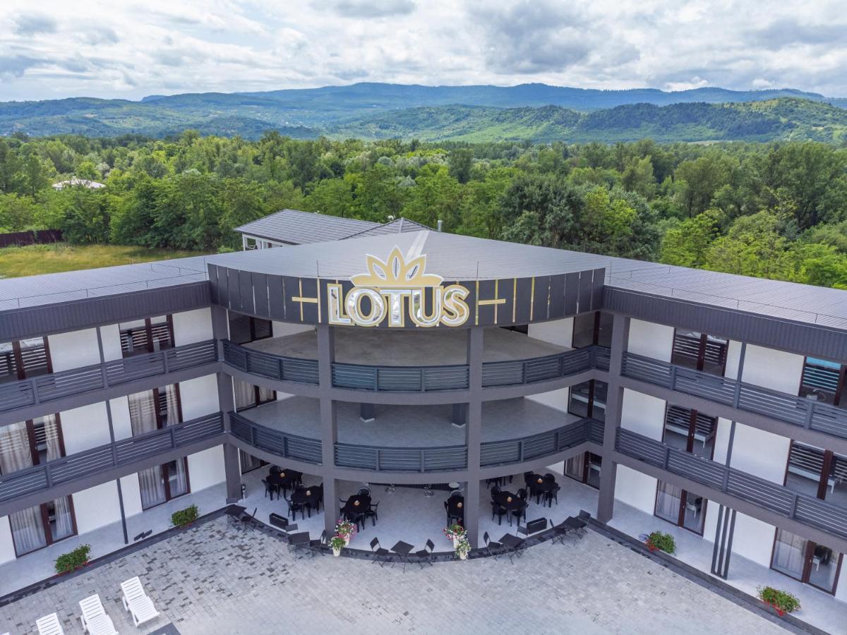 Lotus & Spa Solotvyno Extérieur photo